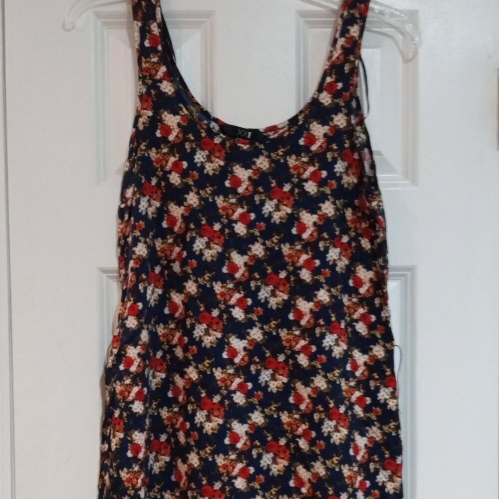 FLORAL SHIRT  Comfy topto wear, great for summer.